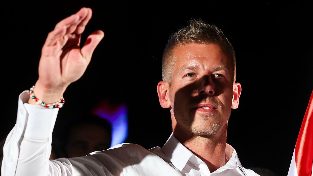 Rákiabált Magyar Péter Dömötör Csabára Brüsszelben: csattanós választ kapott
