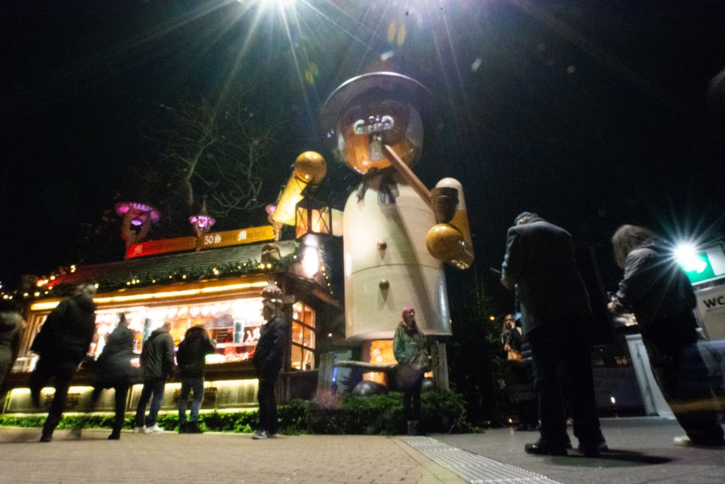 Oberhausen ChA general view of a crowd of people is seen during the opening of the Oberhausen Christmas market in Oberhausen, Germany, on November 15, 2024. (Photo by Ying Tang/NurPhoto) (Photo by Ying Tang / NurPhoto / NurPhoto via AFP)ristmas Market Opens