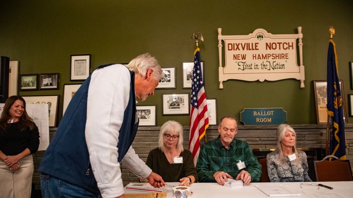 Voters in a New Hampshire hamlet cast the first ballots on US election day