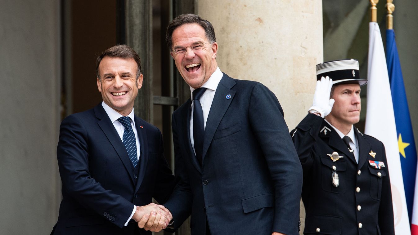 Emmanuel Macron francia elnök fogadja Mark Rutte NATO-főtitkárt a párizsi Elysée-palotában 2024. november 12-én.