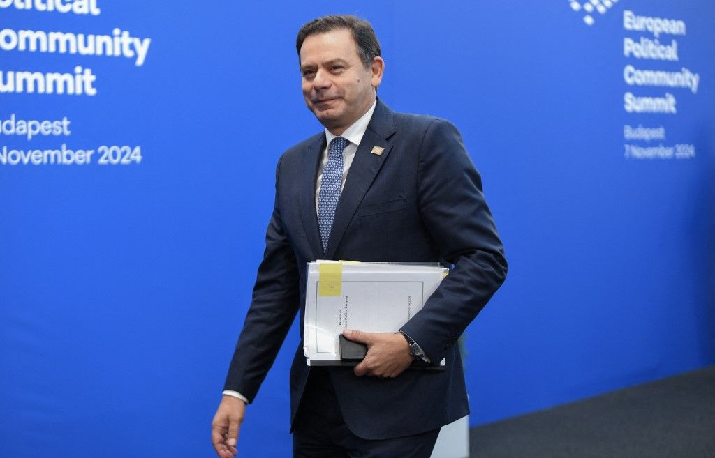 Portugal Prime Minister Luis Montenegro arrives to attend the European Political Community Summit in Budapest, on November 7, 2024. (Photo by Ferenc ISZA / AFP)