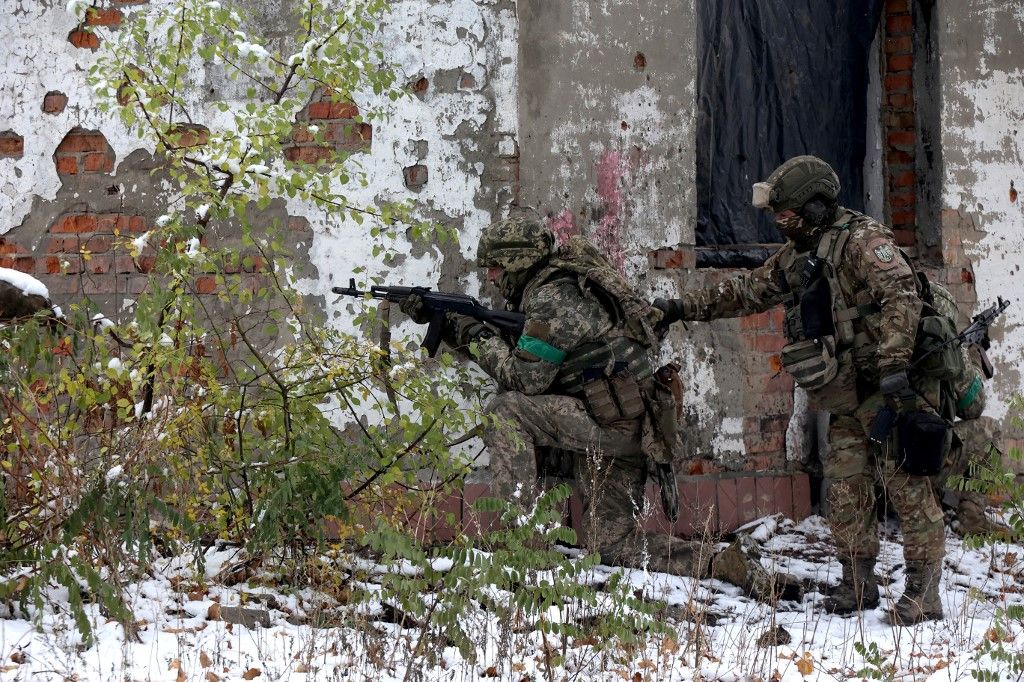 Katonák Ukrajnában. Hamarosan világháború lehet az orosz-ukrán háborúból? (Fotó: AFP)