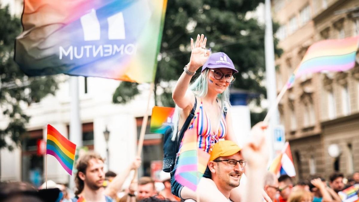Ifjúsági tanácsnok lenne egy LMBTQ-lobbista