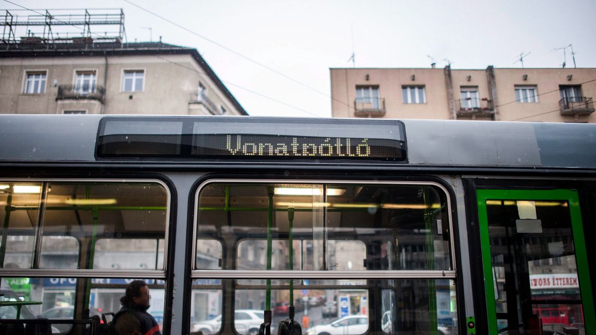 Kiderült, mi okozta a kettős tehervonat-balesetet Komárom és Almásfüzitő között