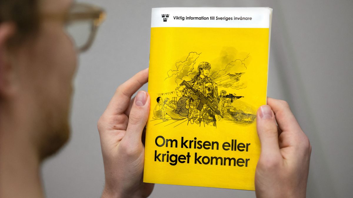 Így néz ki a füzet, amely a háborúra figyelmeztet + videó