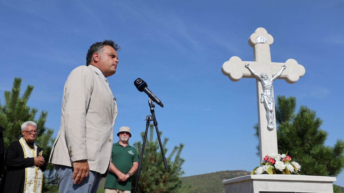 Latorcai Csaba: Minden felállított kereszt az európaiak béke iránti vágyát fejezi ki