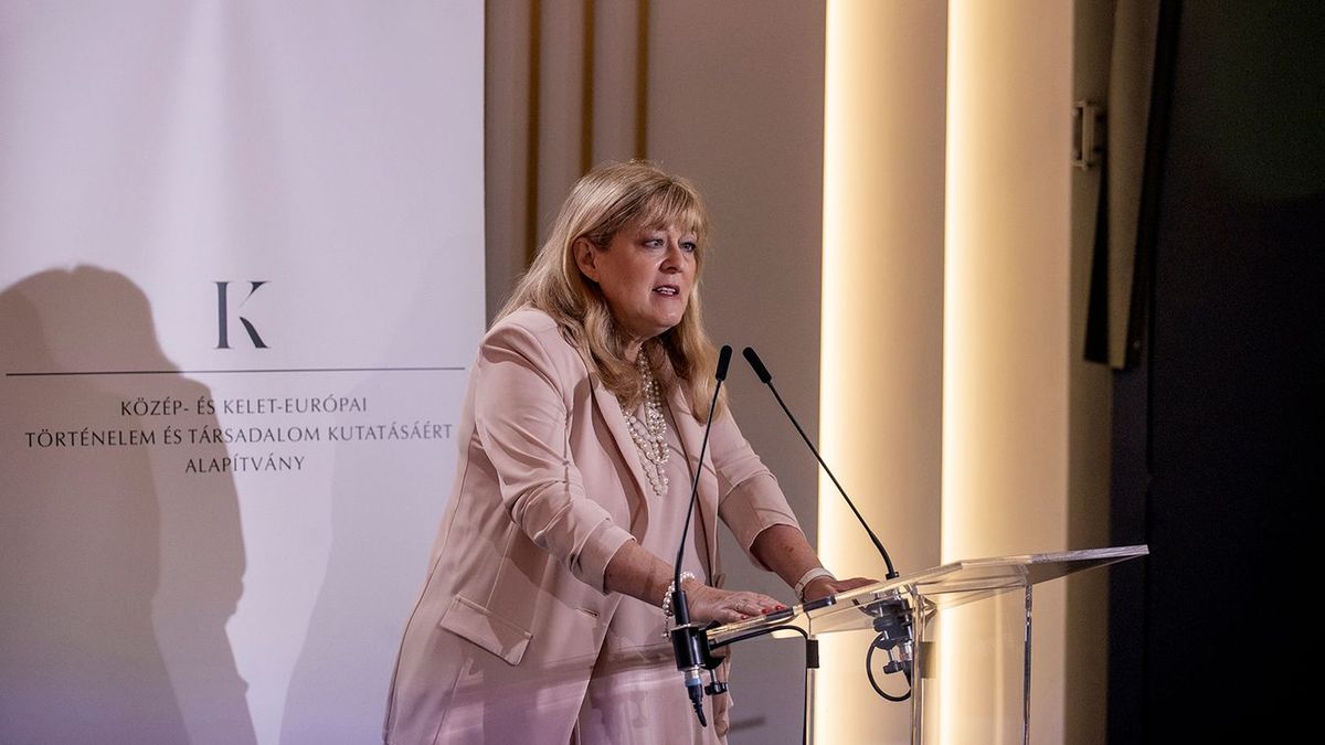 Schmidt Mária új könyvvel jelentkezett