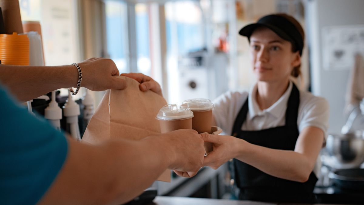 Több ezer kávégép ment tönkre, helyenként a koffeinfüggők nem kapják meg a napi adagot