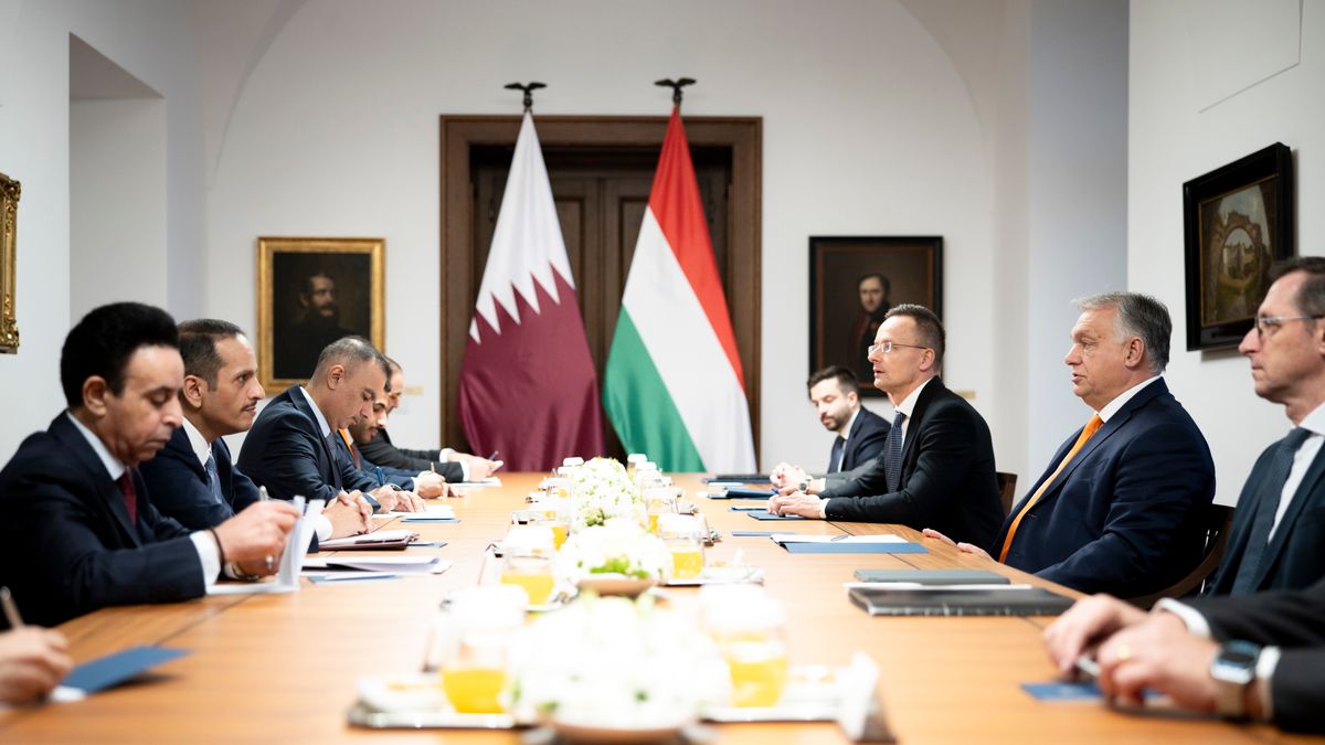 Orbán Viktor a katari miniszterelnökkel tárgyalt