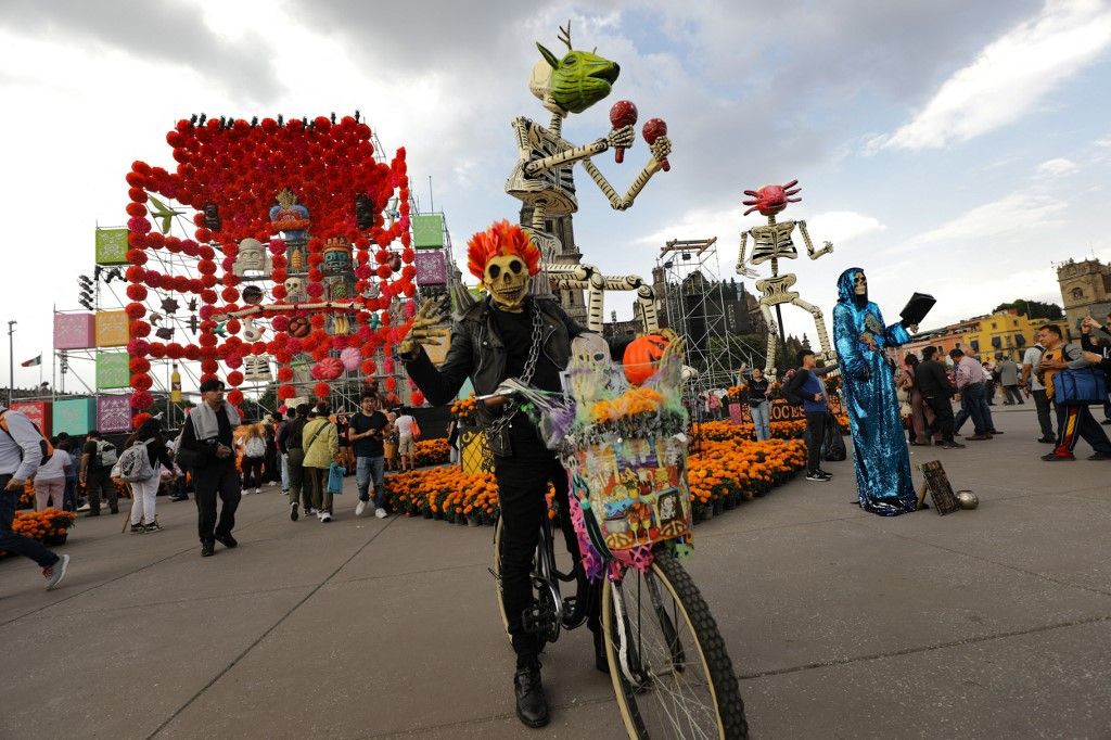 Mega Ofrenda For Dia De Muertos Celebrations