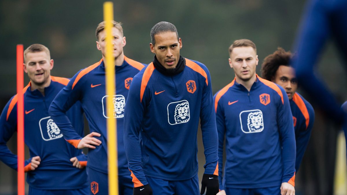 Koeman meglepte a holland válogatottat, a bosnyákok a mélybe zuhantak + videó
