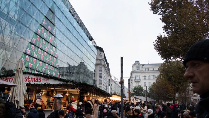 20241116 Budapest Bazilika Vörösmarty tér karácsonyi vásár 
Fotó: Mirkó István  Magyar Nemzet