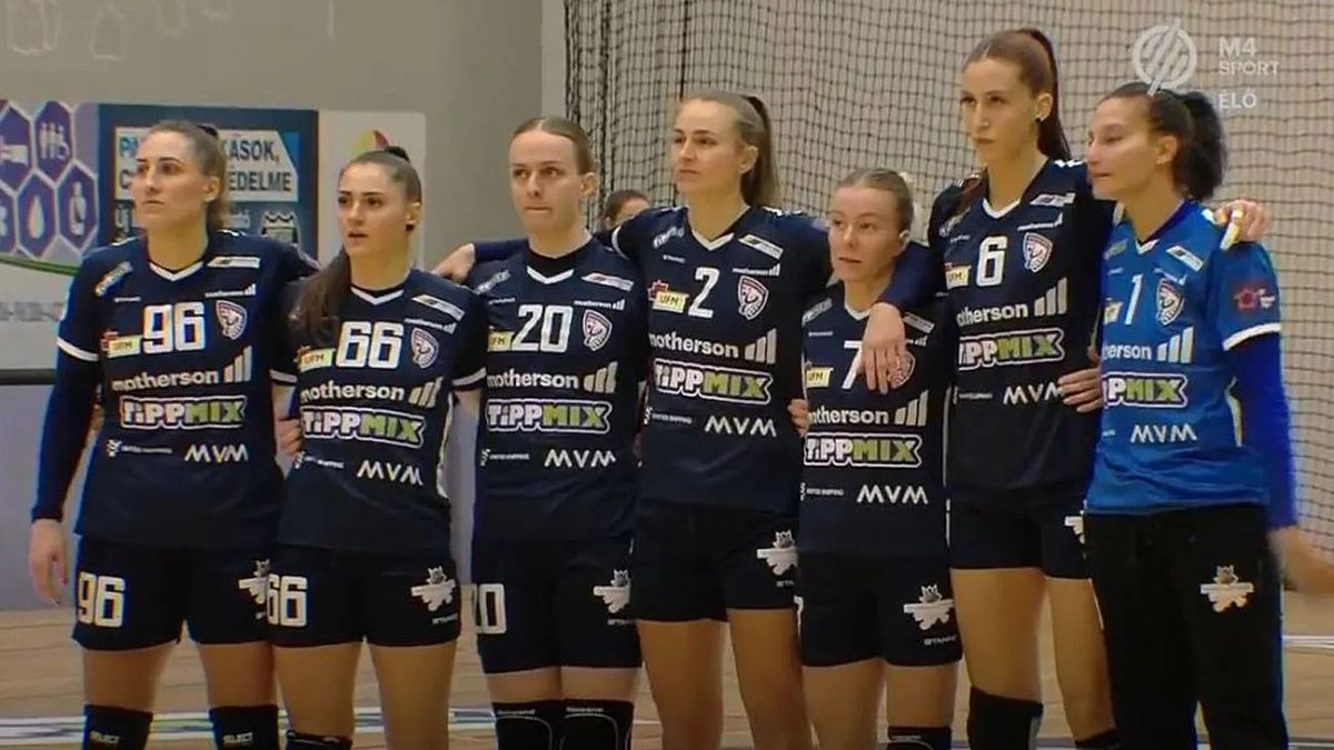Elegük van, s tiltakozásként sztrájkkal kezdték a meccset a kézilabdások