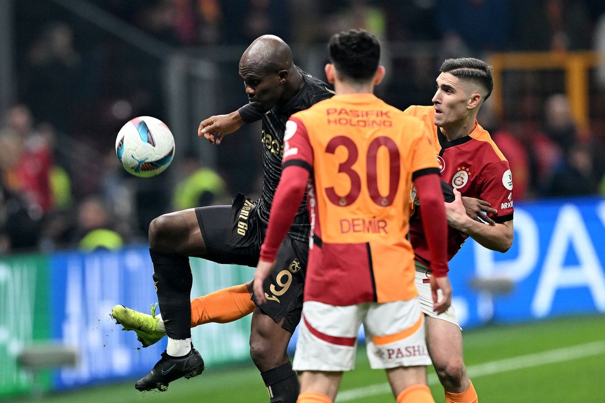 Sallai Roland harcosan játszik a Galatasaray csapatában