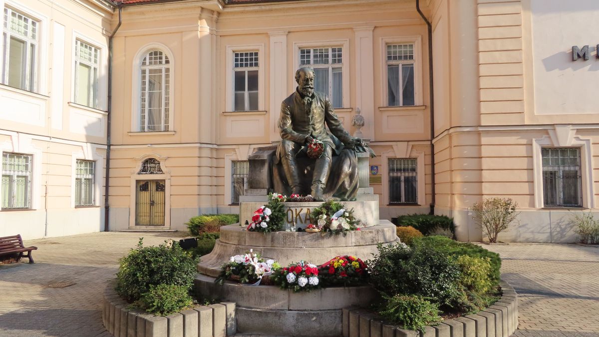 A brit külügyminiszter hazánk mellé áll