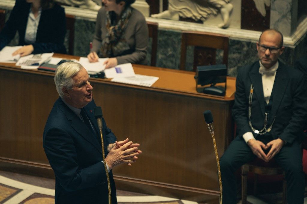 Macron szerint nem bukik meg Michel Barnier miniszterelnök kormánya (Fotó: AFP)