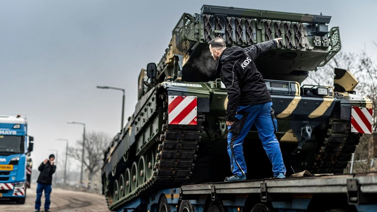 Combosodik a honvédség, újabb Leopardok érkeztek Tatára + fotók