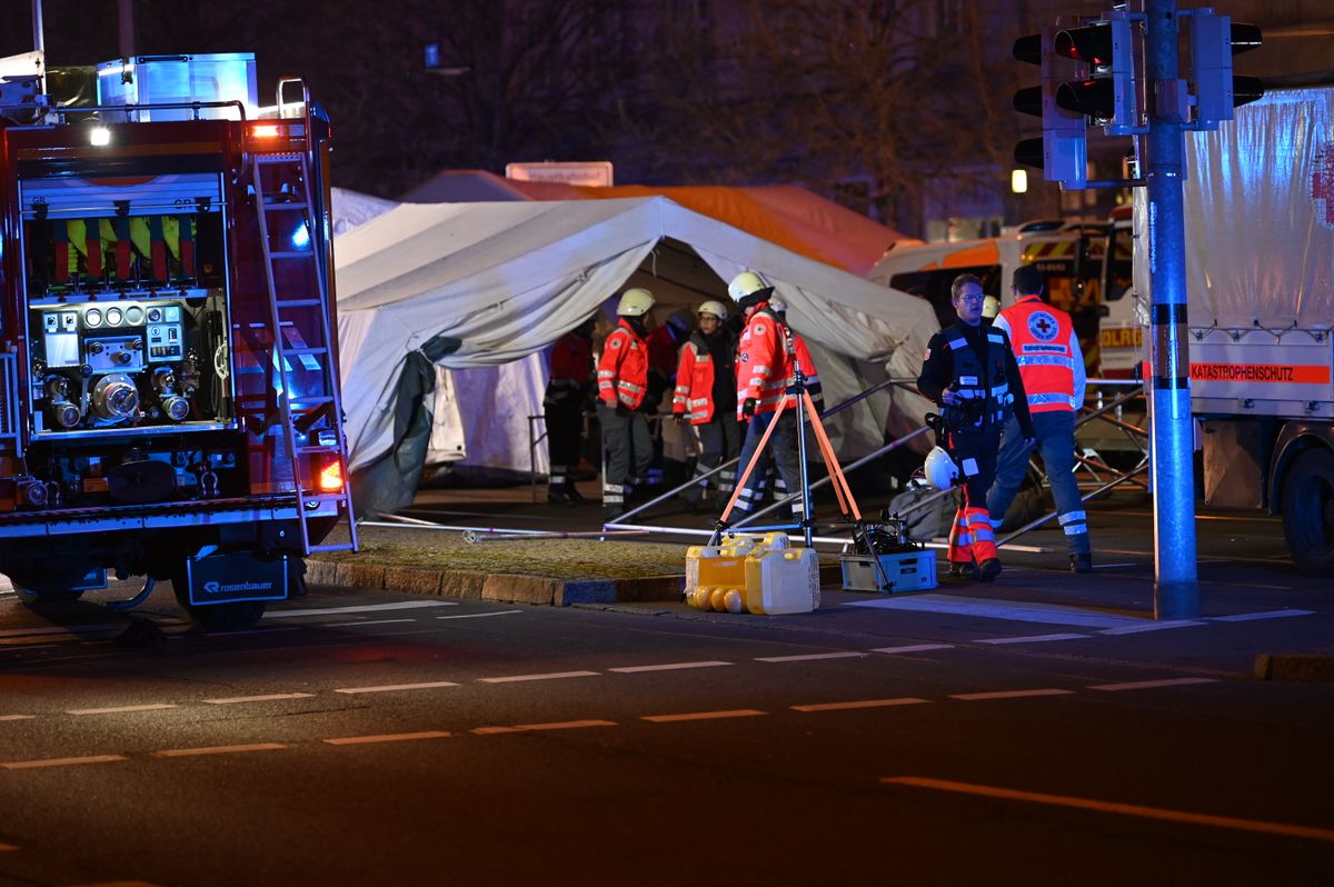 Car drives into crowd at Magdeburg Christmas market