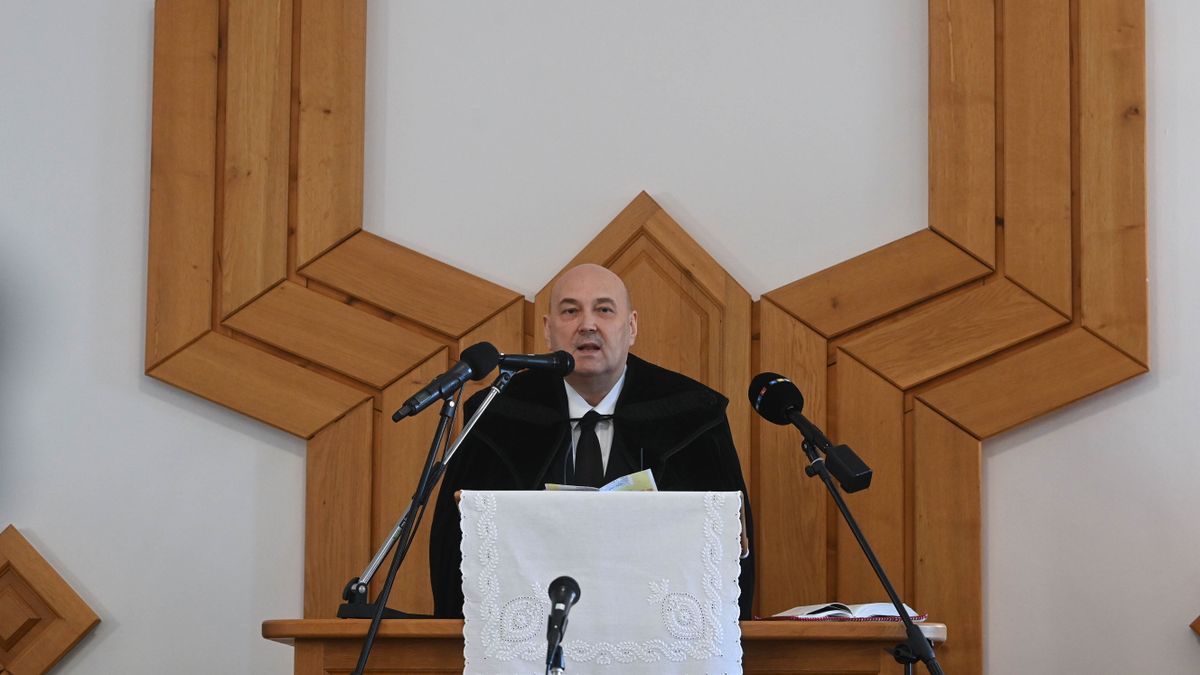 Steinbach József: A kedvesség azt jelenti, hogy figyelünk a másikra