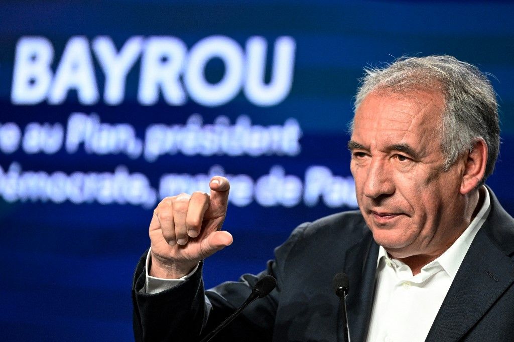 Macron Francois Bayrou mellett döntött 2022. szeptember 25-én (Fotó: AFP)