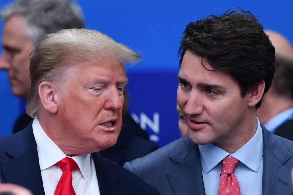 Donald Trump (L) amerikai elnök Justin Trudeau kanadai miniszterelnökkel tárgyal