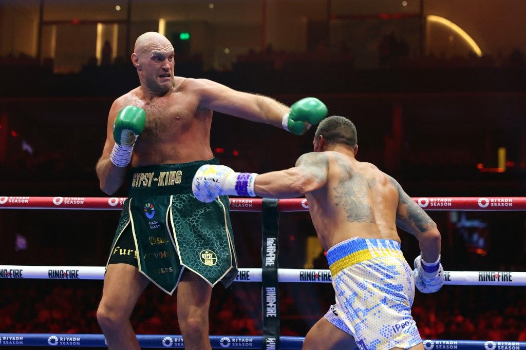 Boxing: Heavyweight title fight, Tyson Fury v Oleksandr Usyk