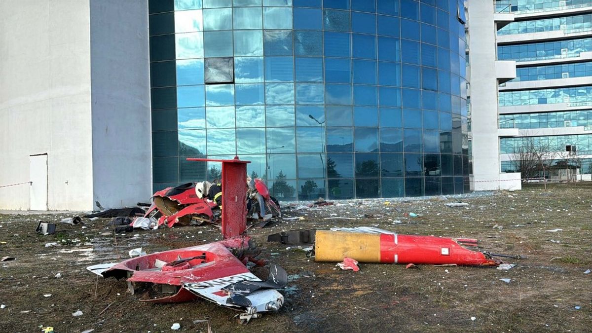 Így ütközött a kórház falának a helikopter + videó
