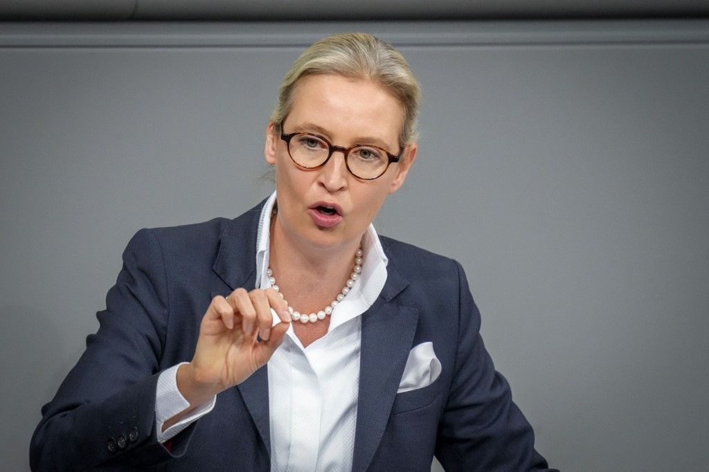 Alice Weidel, az AfD kancellárjelöltje és az AfD parlamenti frakciójának vezetője felszólal a Bundestag ülésén