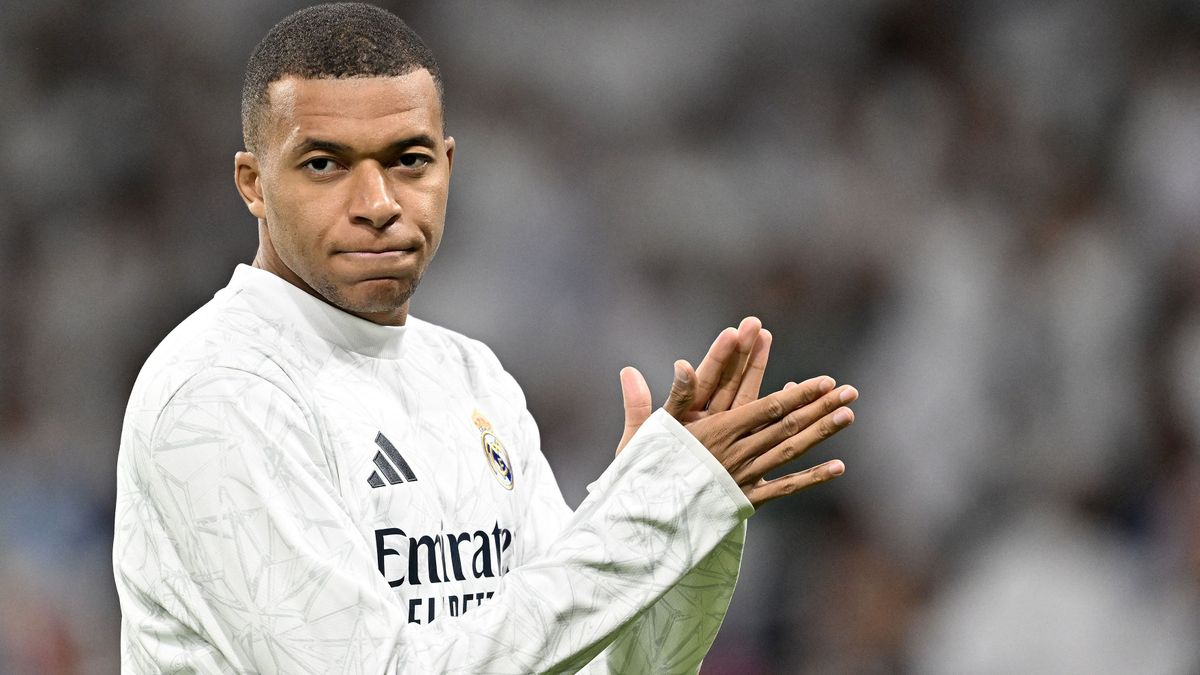 Real Madrid La Liga Kylian Mbappé mesterhármas Valladolid