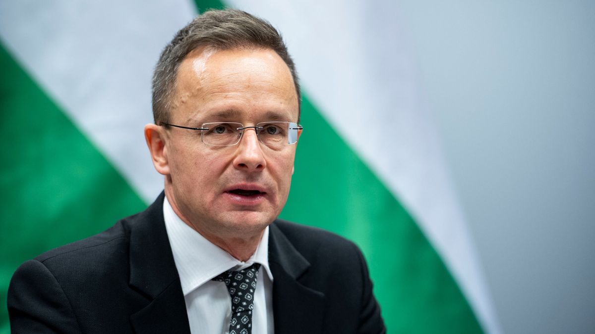 Szijjártó Péter: A háború megoldása nem a csatatéren van