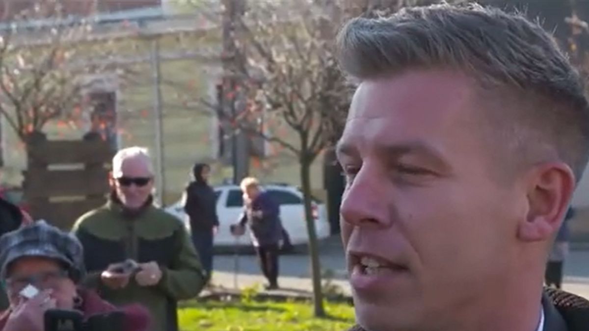 Magyar Péter válaszadás helyett ismét dalra fakadt + videó