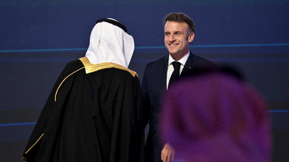 Macron is belebukhat a francia káoszba?
