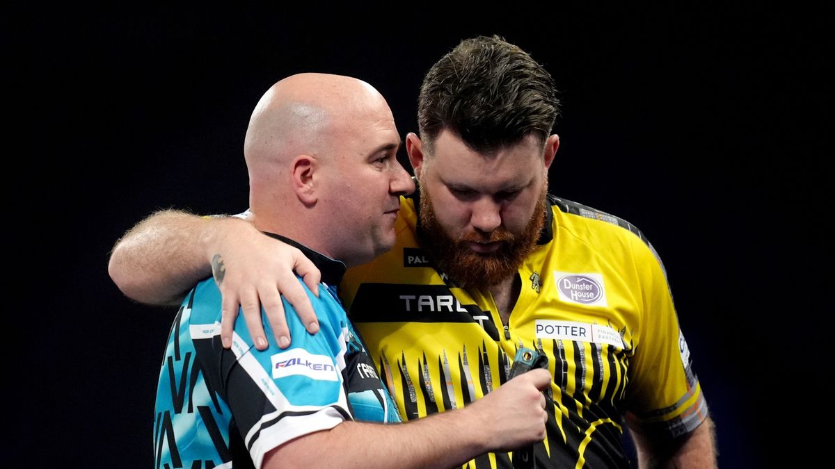 Óriási botrány a darts-vb-n Rob Cross gusztustalan tette miatt + videó