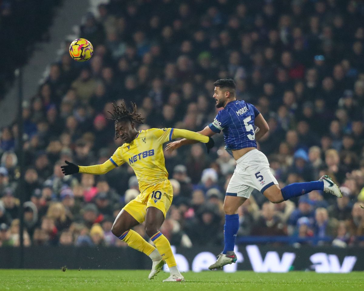 UK: Premier League Ipswich Town v Crystal Palace Sam Morsy nem szivárványos karszalag LMBTQ Eberechi Eze Jézus