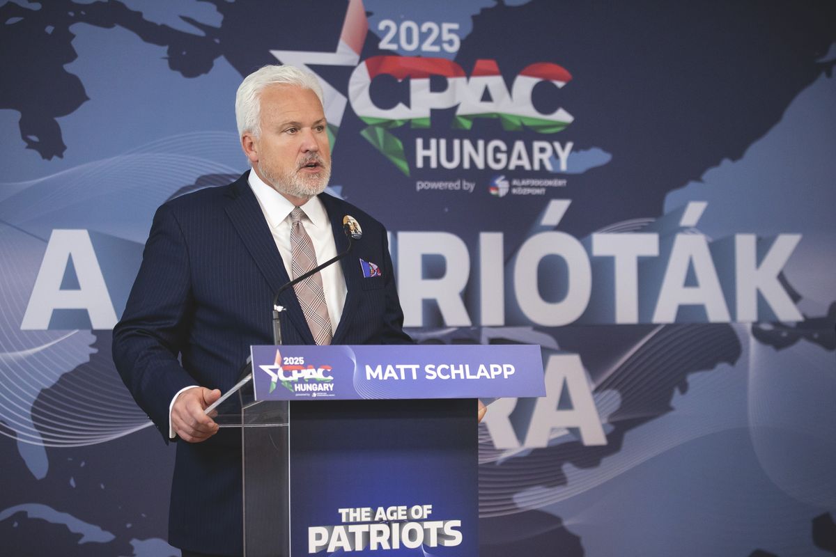 Matt Schlapp, a a 2025-ös  CPAC Hungaryt bejelentő sajtótájékoztatón