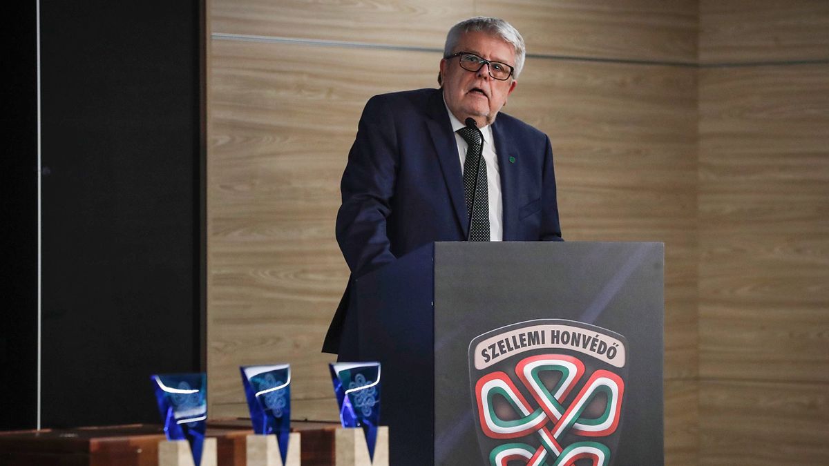 Volt köztársasági elnök kapta a Szellemi Honvédő díjat