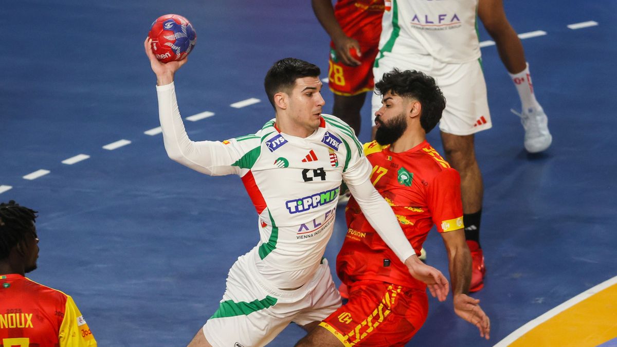 Áll a bál Varasdon! Belekötöttek a magyarokba és zászlókat vettek el tőlük a macedón szurkolók