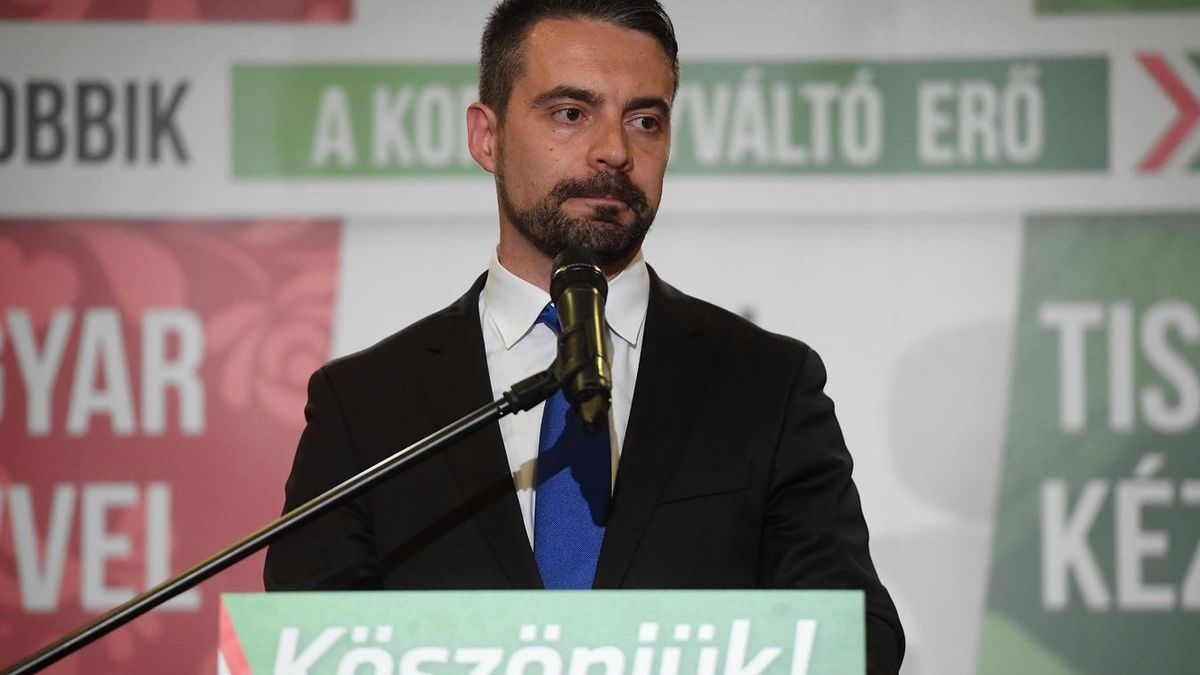 Baloldali influenszerek hátán kapaszkodna vissza Vona Gábor