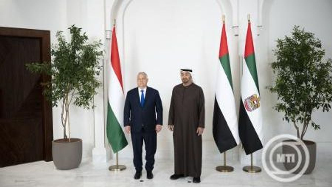 Orbán Viktor miniszterelnököt  fogadja Mohammed bin Zájed Ál Nahján sejk, az Egyesült Arab Emírségek elnöke, Abu-Dzabi uralkodója Abu-Dzabiban 2025. január 29-én. (Fotó: MTI/Miniszterelnöki Sajtóiroda/Benko Vivien Cher)