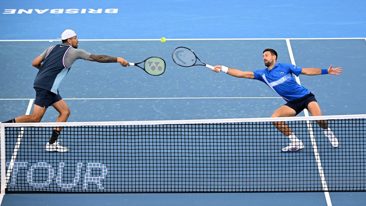 AFP or licensors/Novak Djokovics of Serbia (R) and Nick Kyrgios of Australia play a point during their men's doubles match against Michael Venus of New Zealand and Nikola Mektic of Croatia at the Brisbane International tennis tournament in Brisbane on January 1, 2025. (Photo by William WEST / AFP) / --IMAGE RESTRICTED TO EDITORIAL USE - STRICTLY NO COMMERCIAL USE-- tenisz Australian Open Alexander Zverev