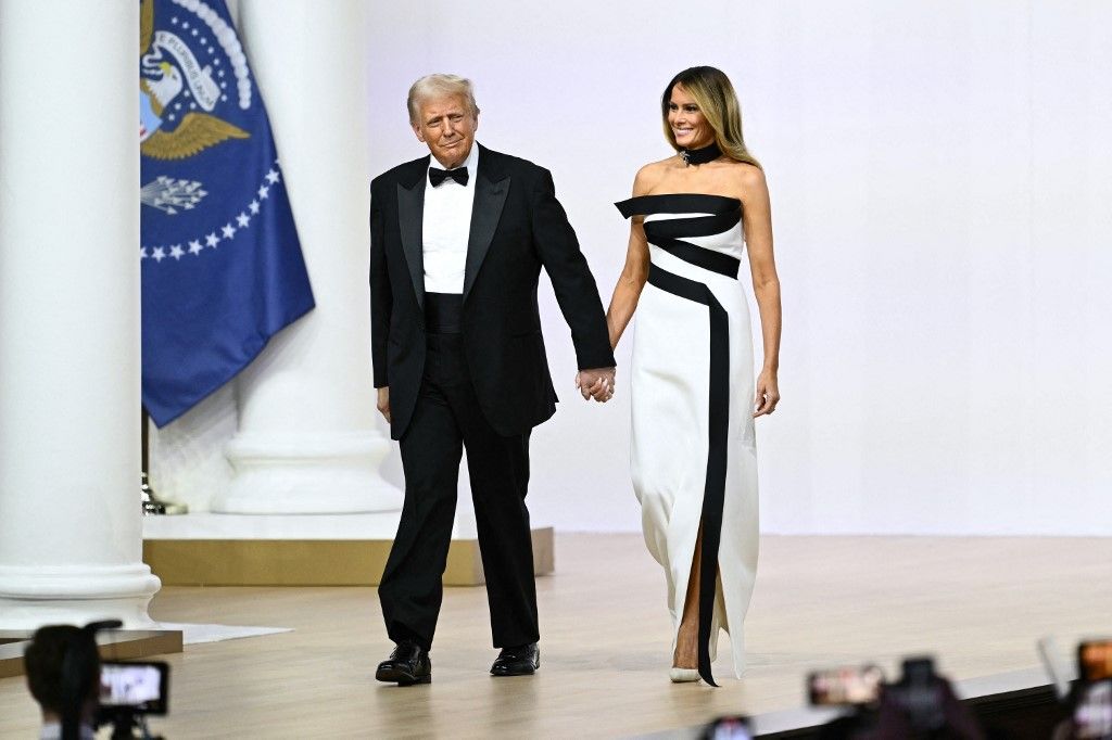 Donald Trump amerikai elnök (B) és Melania Trump 2025. január 20-án (Fotó: AFP)