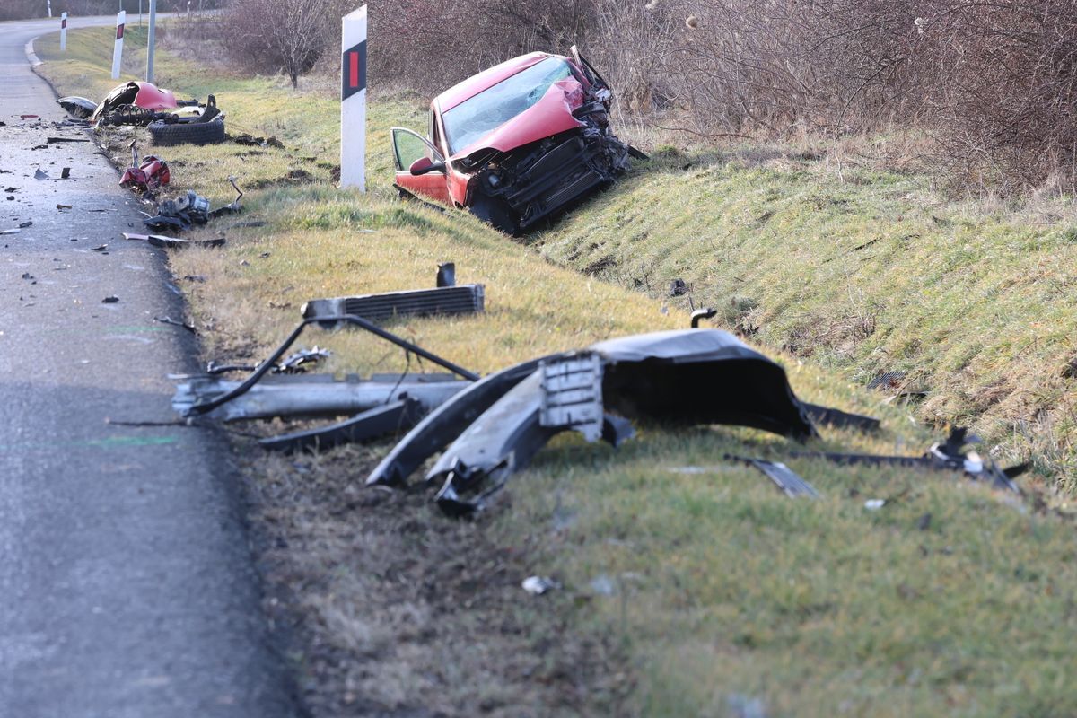 Karambolozott két autó Hosszúheténynél