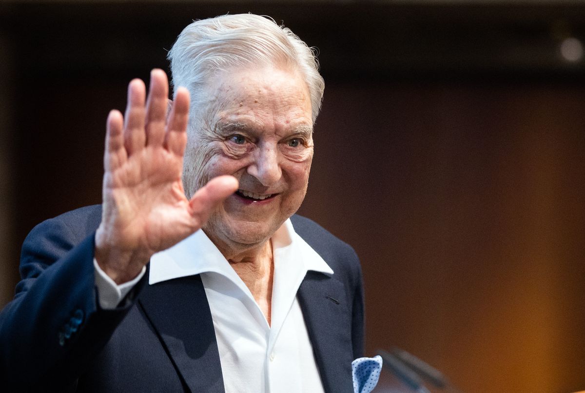 Soros György neve újra és újra előkerül, amikor világszintű manipulációkról és érdekösszefonódásokról esik szó.