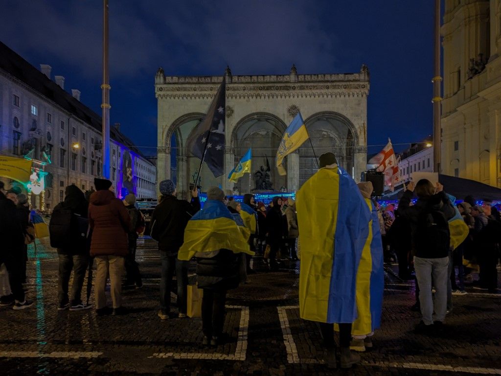 Ukrajna melletti tüntetés Németországan (Fotó: AFP)