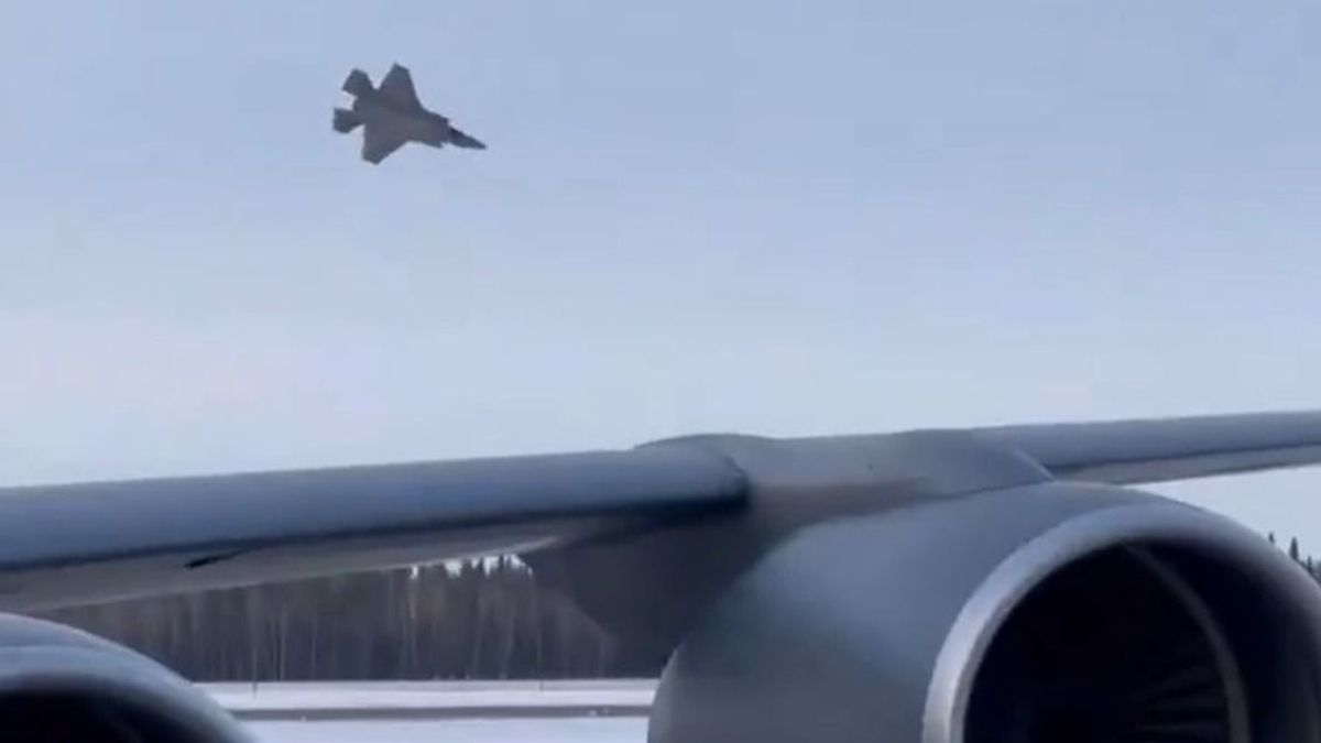 Drámai videó: Lezuhant és felrobbant egy F–35-ös vadászgép