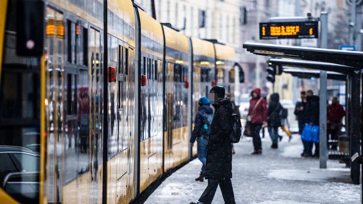 Egyre több járat esik el a budapesti hóesés következtében