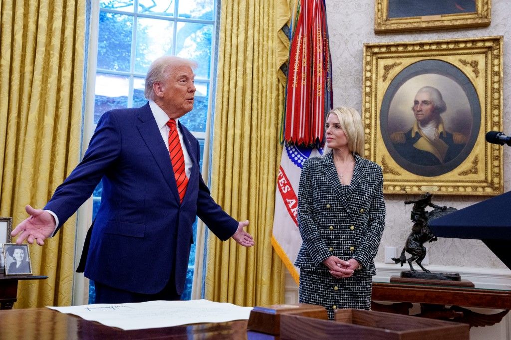 Donald Trump az ovális irodában