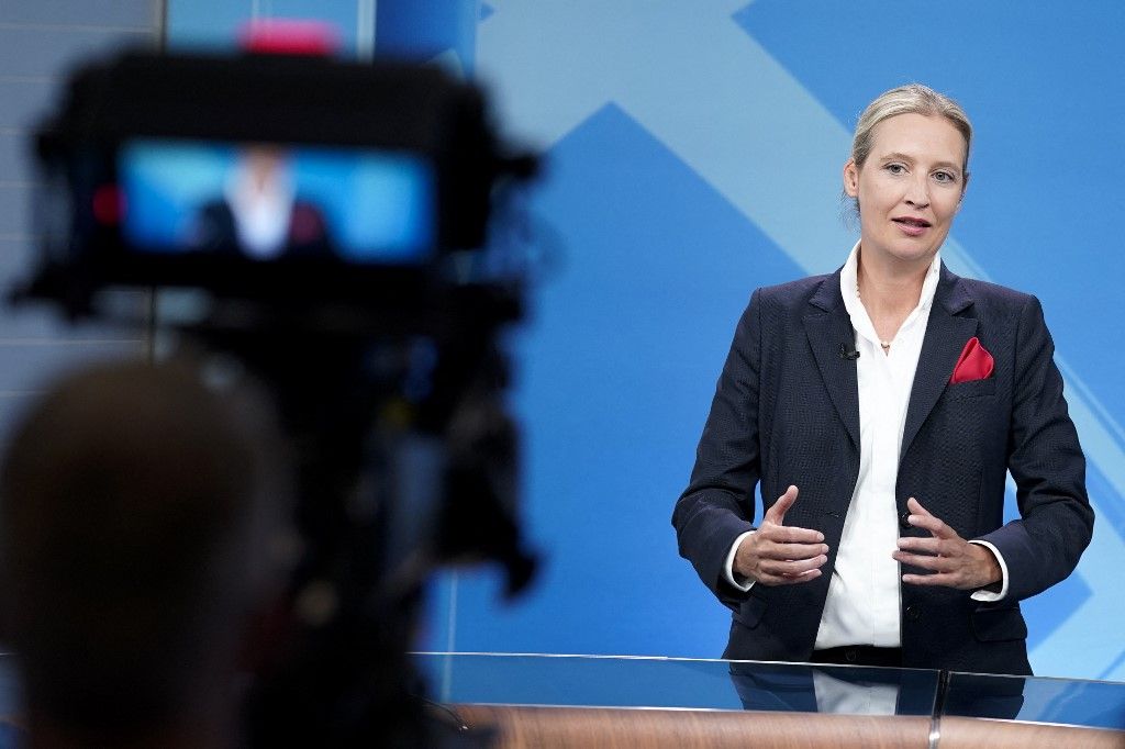 Alice Weidel, az AfD kancellárjelöltje korábban a ZDF televízió stúdiójában a hesseni tartományi választások estéjén