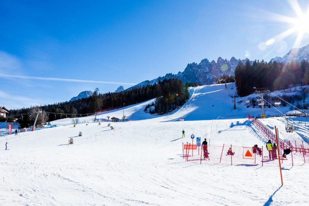 Síelő turisták Monte Baranciban, San Candido  térségében