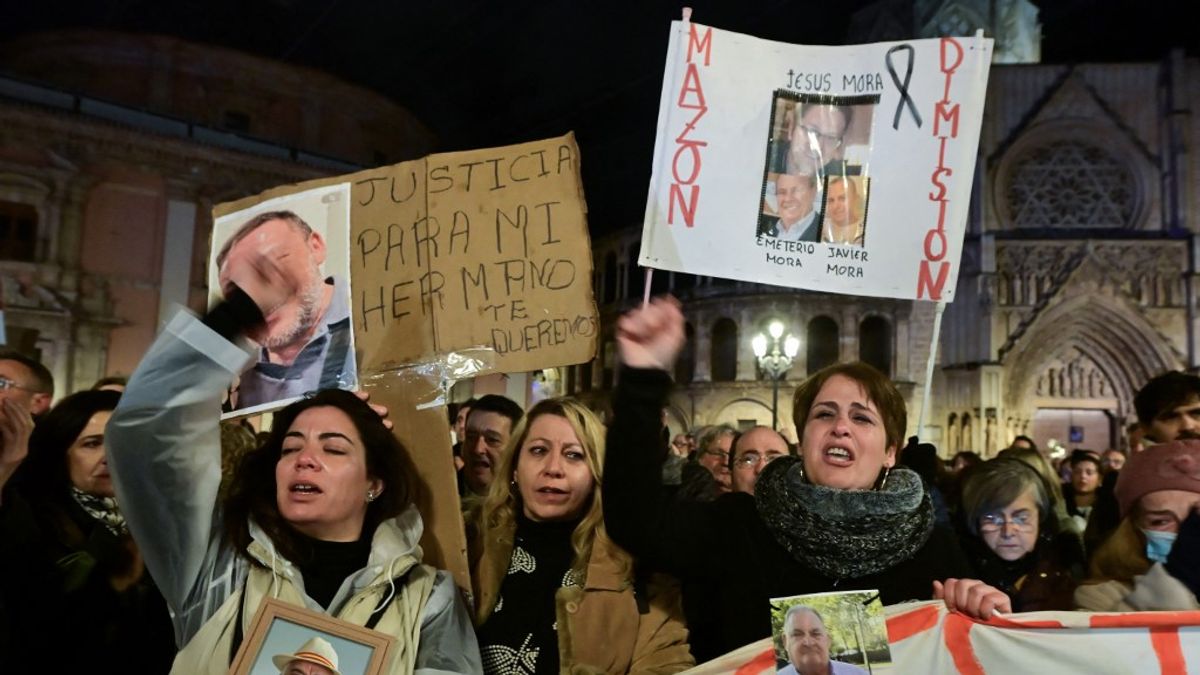 Árvízkatasztrófa Valenciában: késve mozgósította a mentőket a spanyol kormány